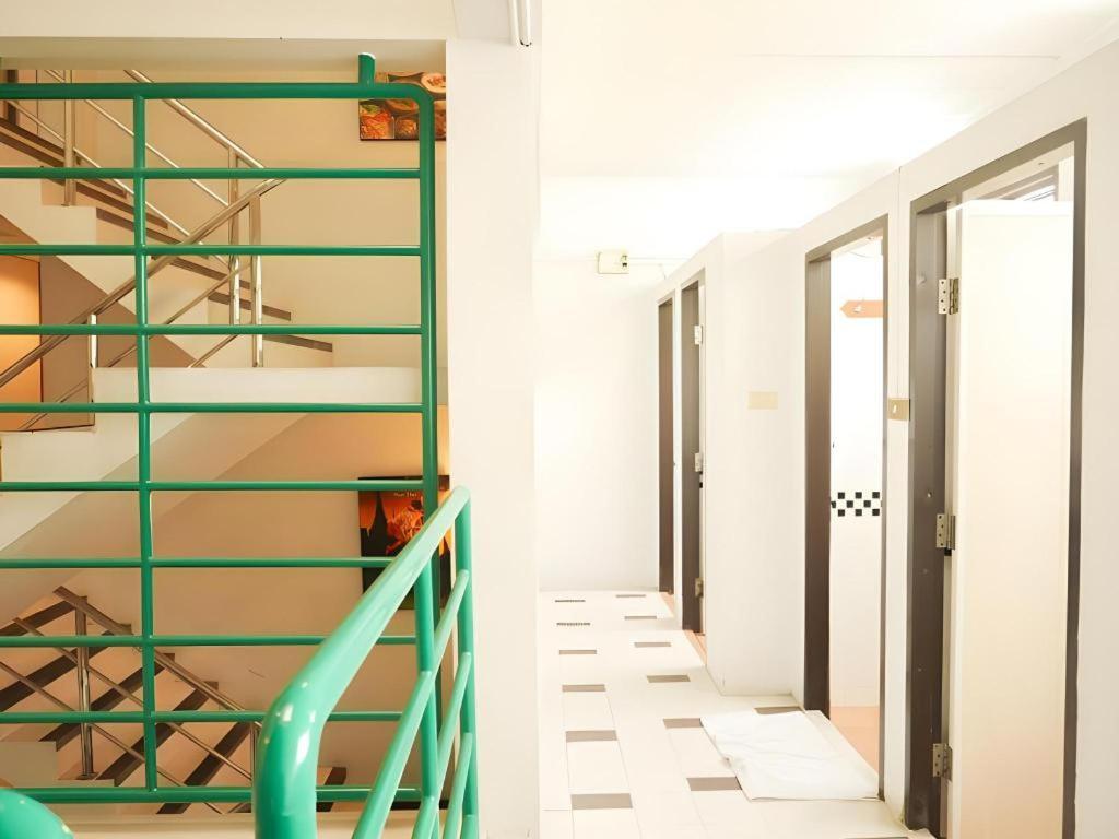 New Siam Guest House Bangkok Exterior foto