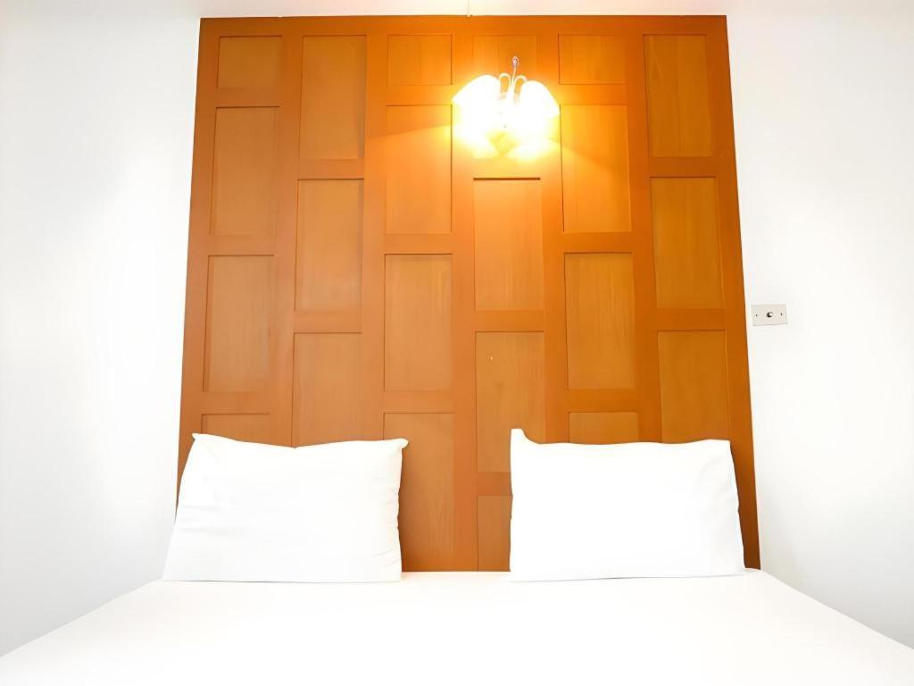 New Siam Guest House Bangkok Exterior foto